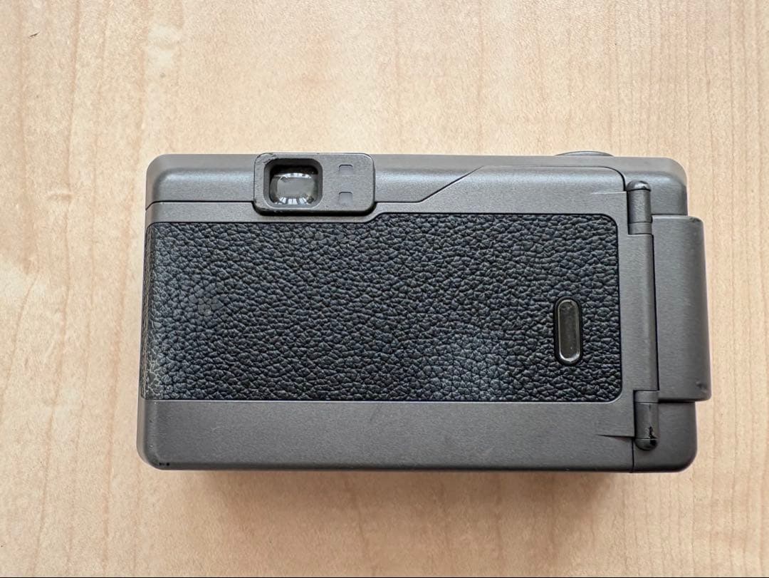 NATURA CLASSICA コンパクトカメラ（ジャンク品）