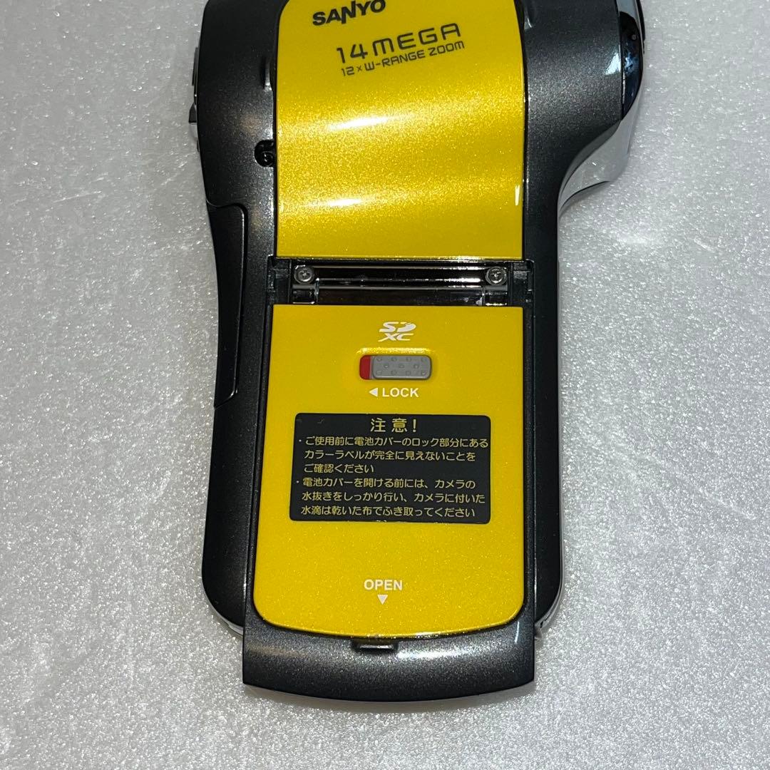 ☆人気美品☆SANYOデジタルムービーカメラXacti DMX-CA100Y