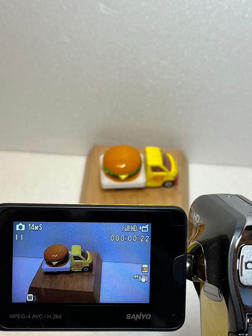 ☆人気美品☆SANYOデジタルムービーカメラXacti DMX-CA100Y