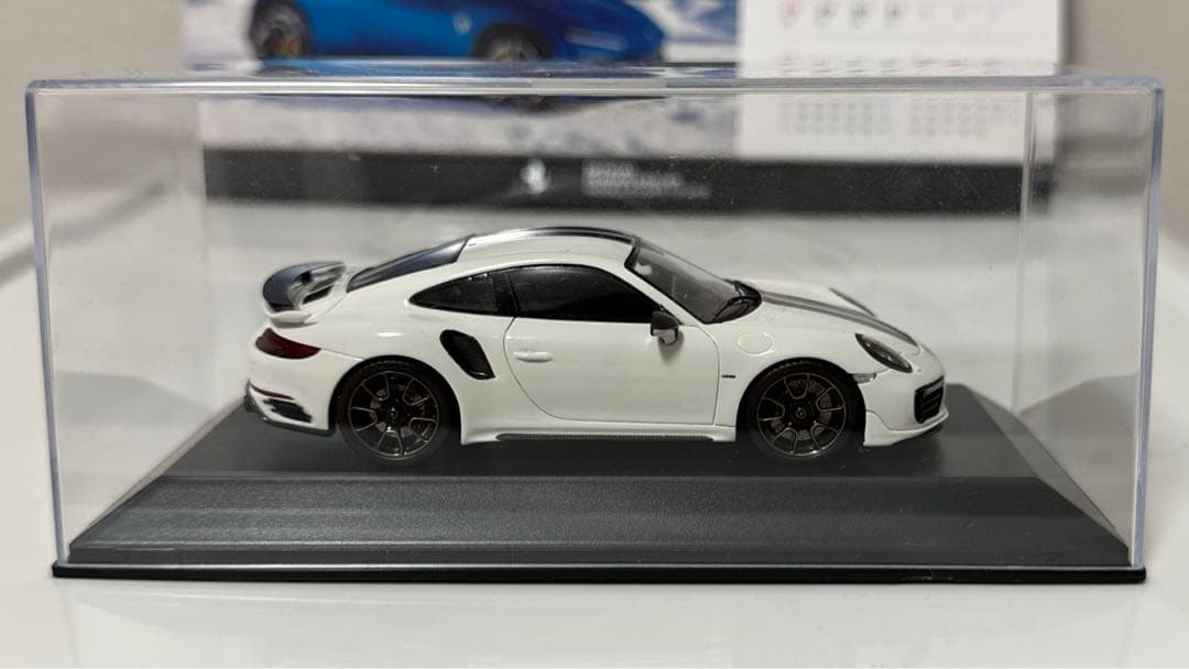 ポルシェ 911 ターボ S 限定品（1911台）スパーク ミニカー