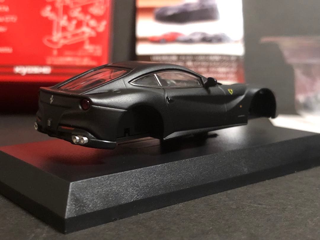 京商 1/64 フェラーリ F12 ベルリネッタ シークレット　マットブラック