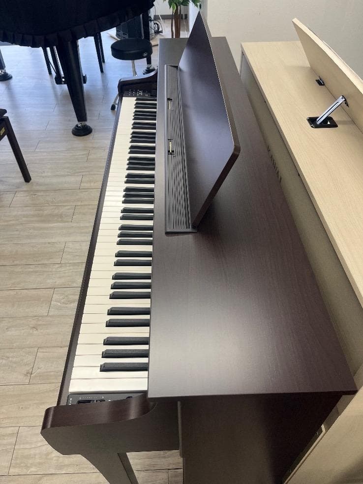 ★81713【電子ピアノ】YAMAHA　SCLP8450DA　24年製