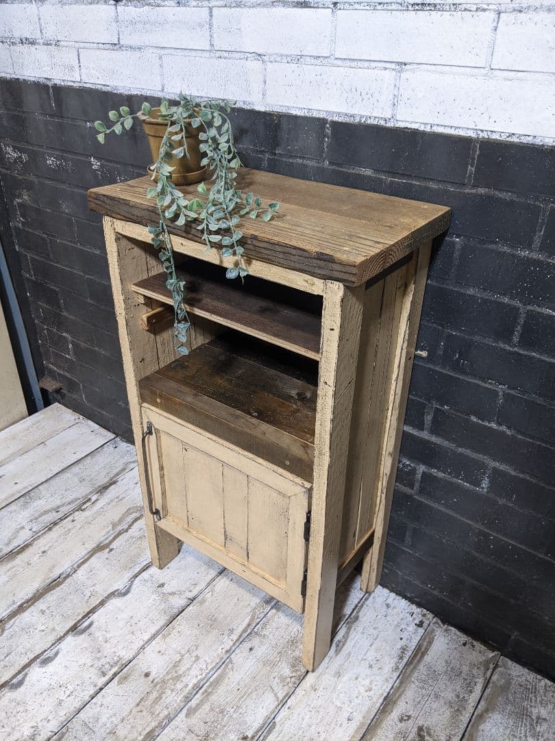 ちか　古材飾り棚　クリーム色