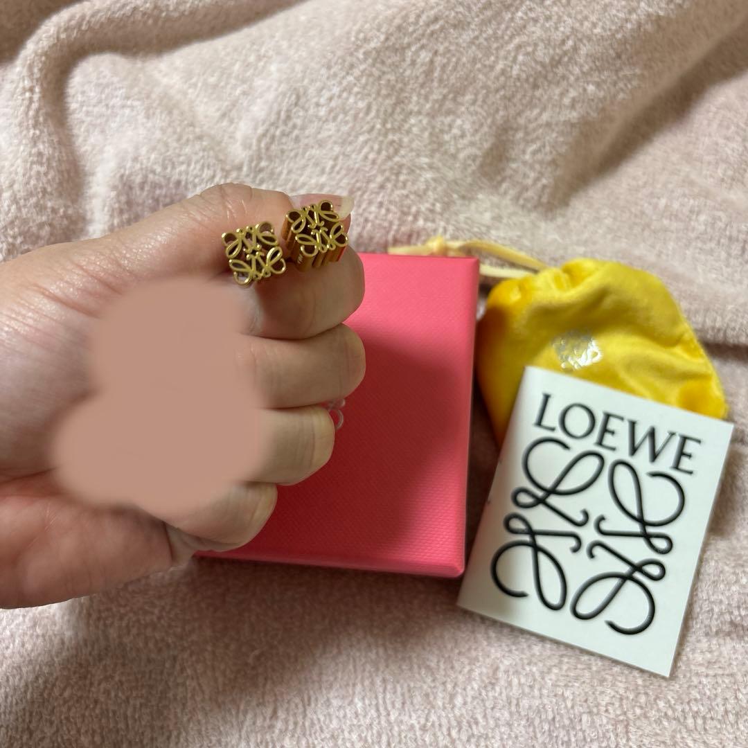 LOEWE アナグラム スタッド ピアス