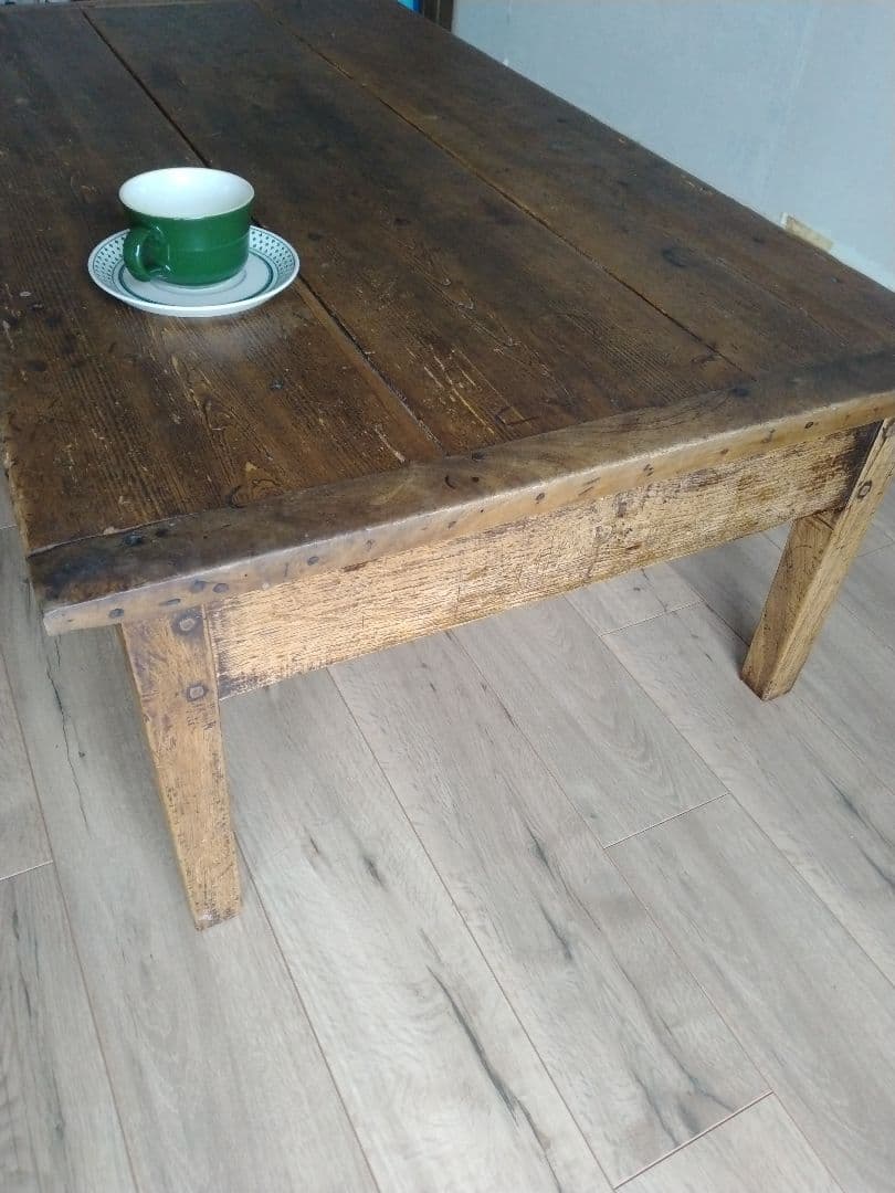 とらです。　フランスアンティーク　カフェテーブル　ローテーブル