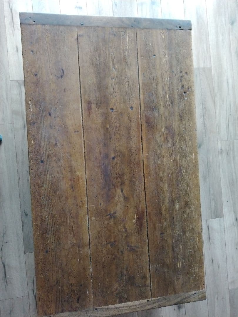 とらです。　フランスアンティーク　カフェテーブル　ローテーブル