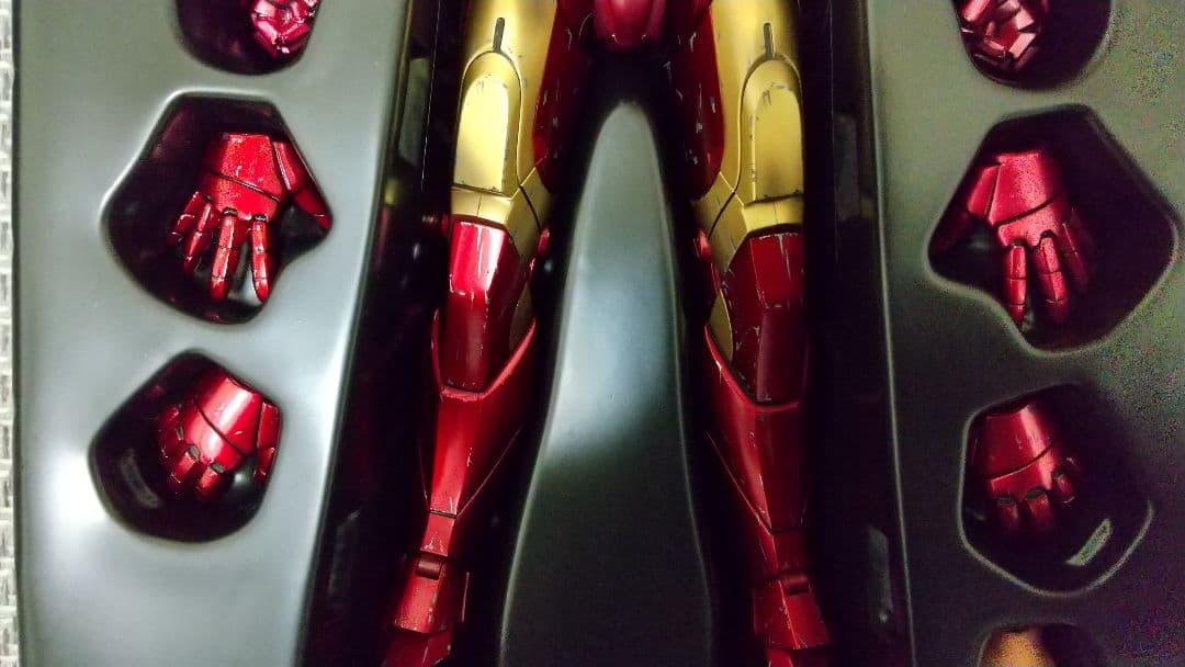 ホットトイズ 1/6 アイアンマン マーク3 バトルダメージ版 台座無し