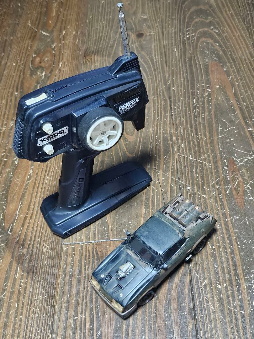 ラジコン　ミニッツ京商　マッドマックス