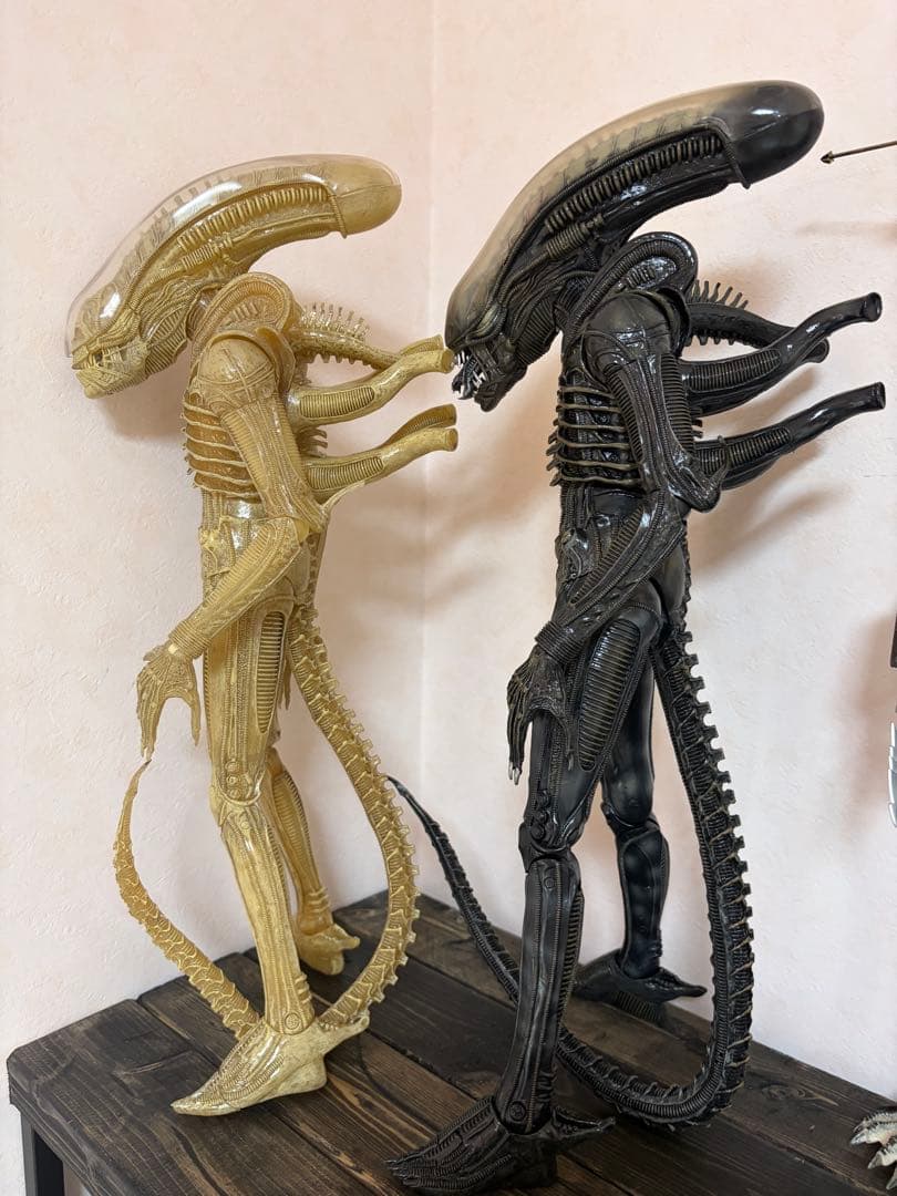 レア　NECA 1/4 エイリアン　2体