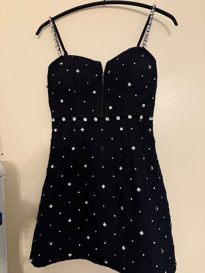 ローブドフルール ビジュー装飾付きブラックドレス