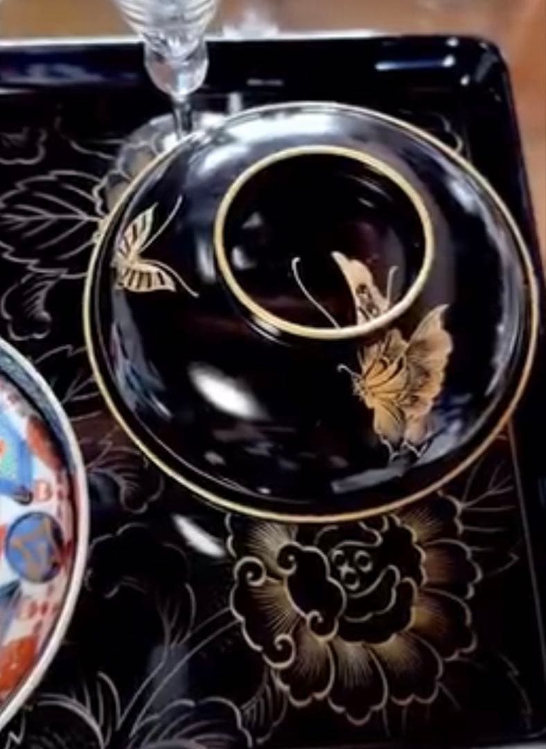 骨董品　沈金　黒漆塗り椀　蝶菊文様1客　正月　吸物椀二客セット