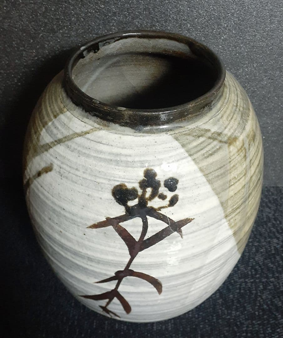 日本工芸会正会員　益子焼【武田敏男】作　刷毛目　竜胆文　花瓶　共箱　師　田村耕一