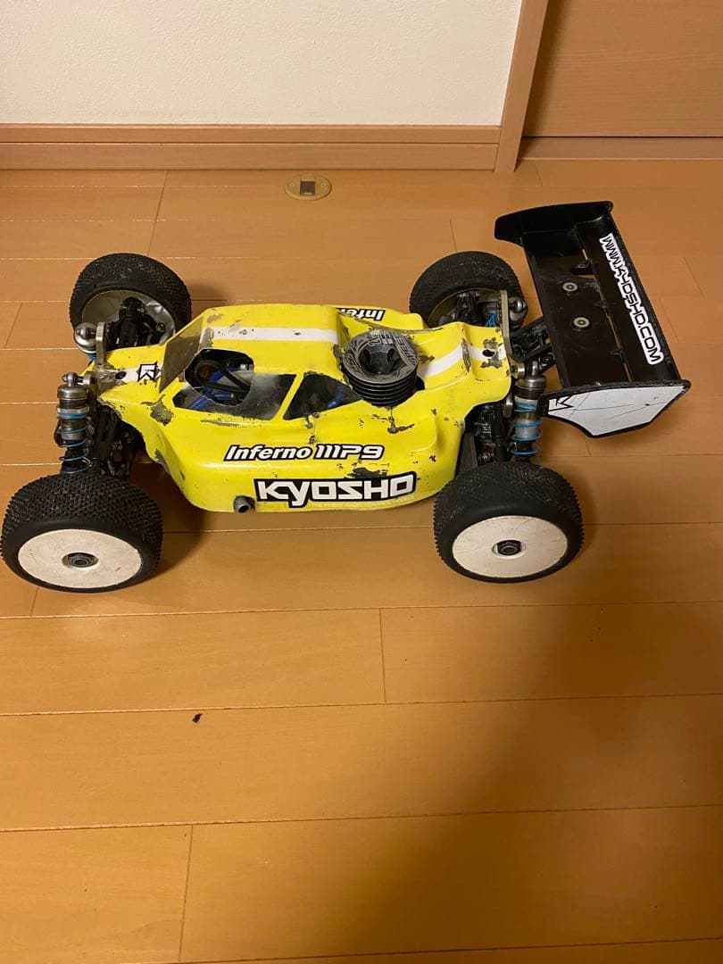 京商Inferno mp9 1/8 エンジンラジコンバギー