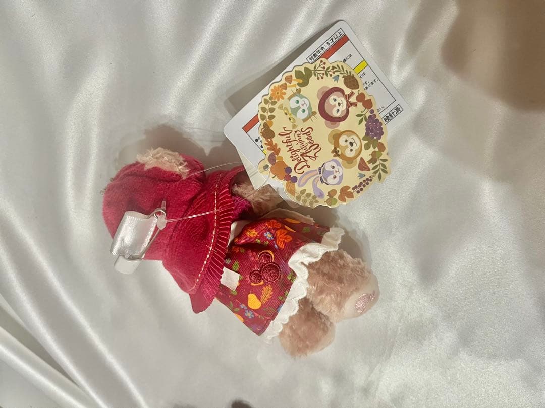 【未使用タグ付き】ダッフィー＆フレンズ 秋のぼうけん ぬいぐるみバッジ