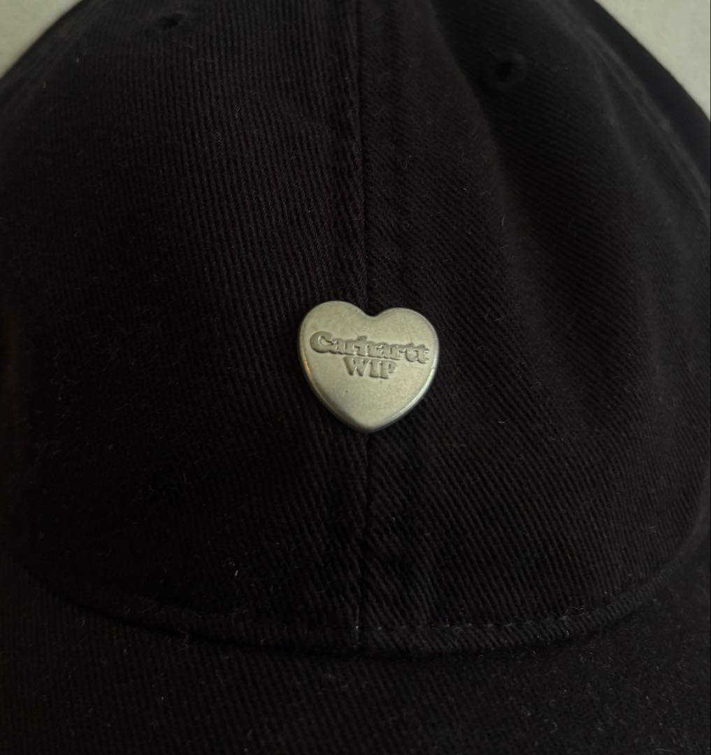 Carhartt WIP ハートメタルベースボールキャップ　ブラック