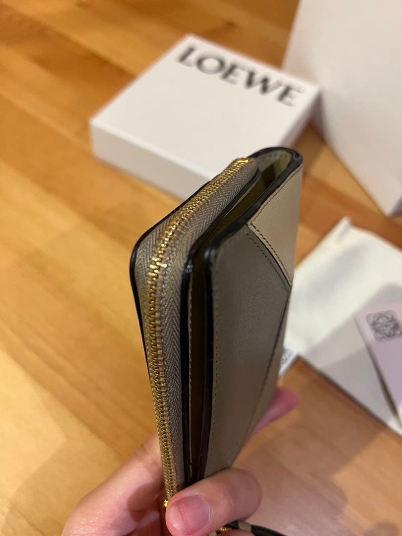 LOEWE 二つ折り財布 美品