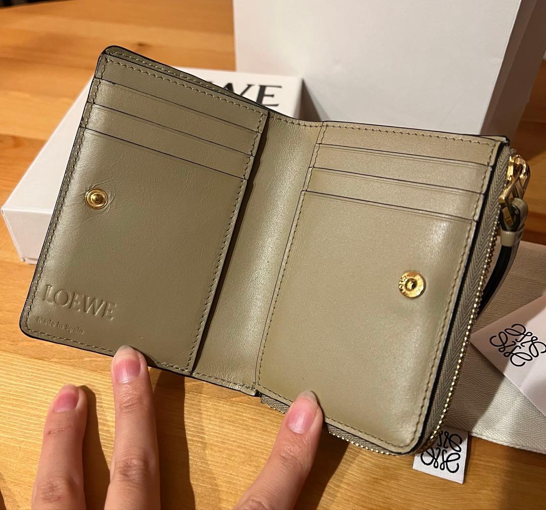 LOEWE 二つ折り財布 美品