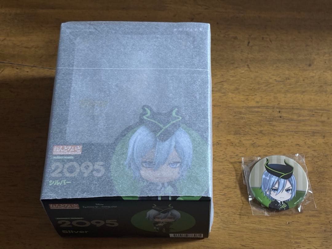 【未開封】ツイステッドワンダーランド ねんどろいど シルバー 特典 缶バッジ ①