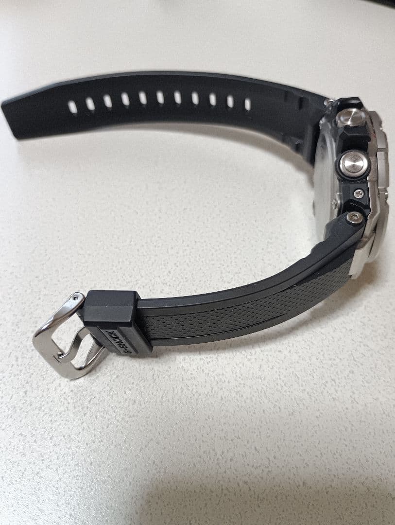 ほぼ新品G-SHOCK⭐G-STEEL⭐GST-B100-1AJF