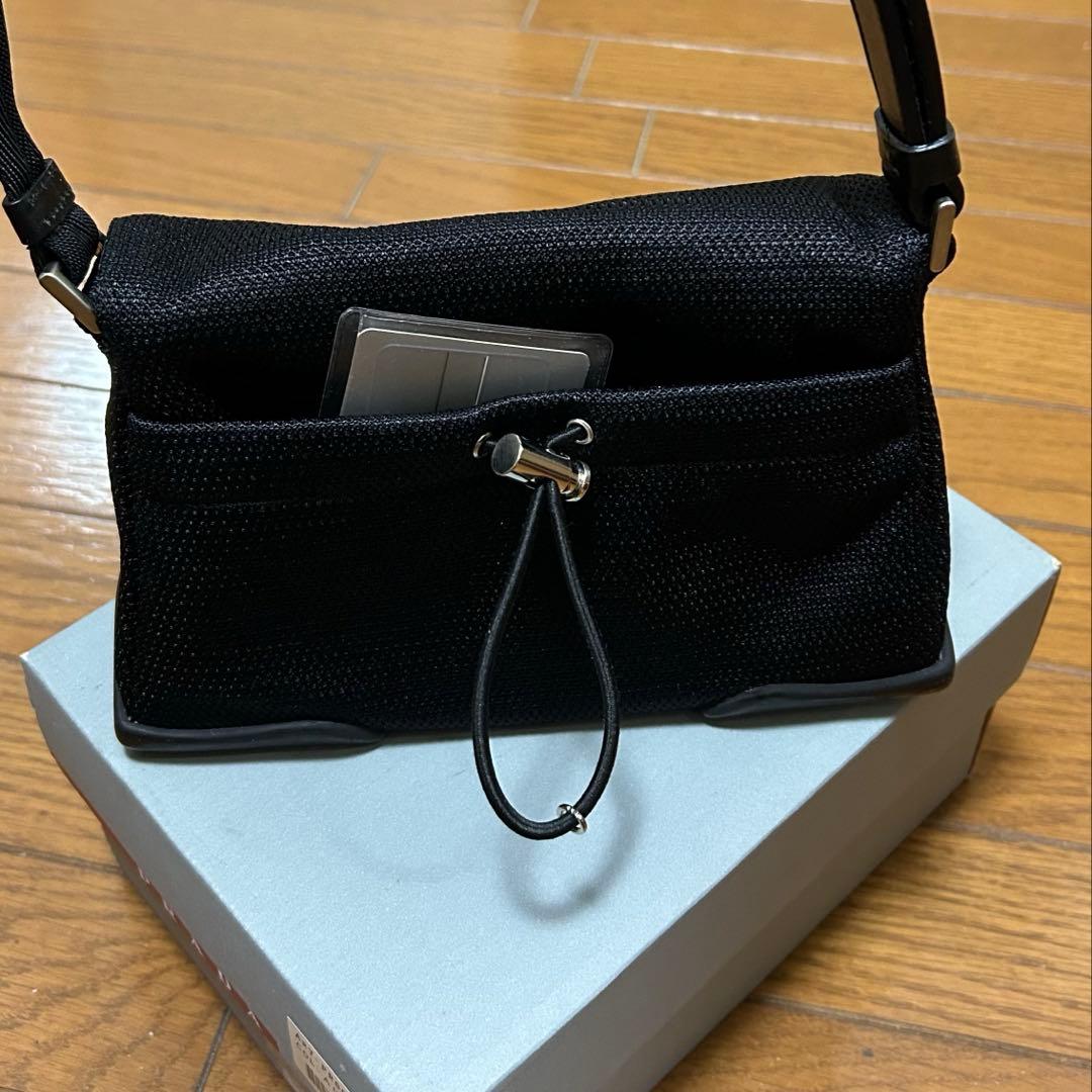 【新品】プラダミニバッグ黒