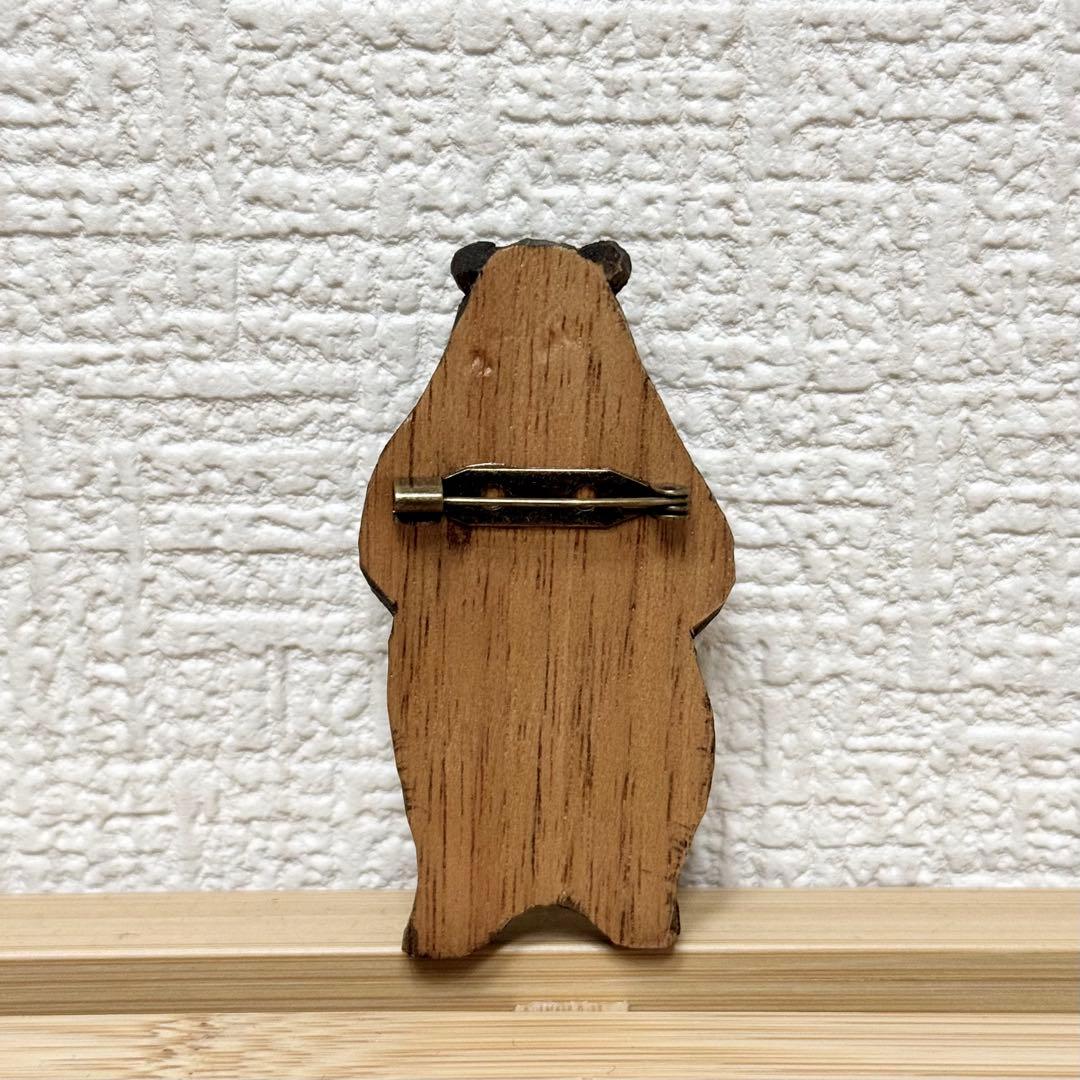 KIYATA 木製クマの彫刻 ブローチ