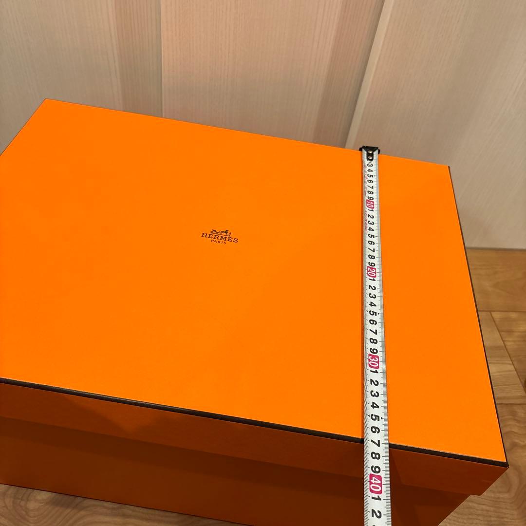 エルメス特大空箱二つ