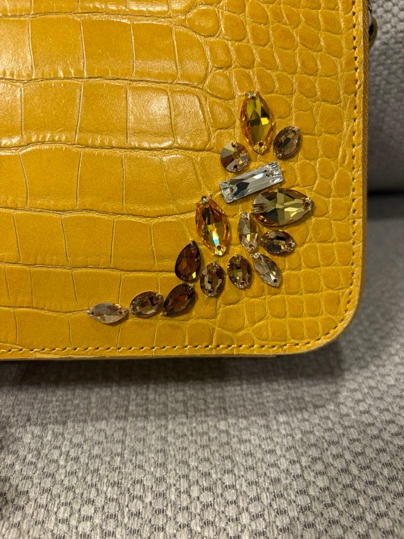 ADMJ スワロフスキースクエアショルダーバッグ