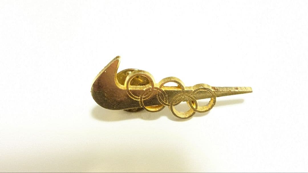 ナイキ　ピンバッジ　オリンピック