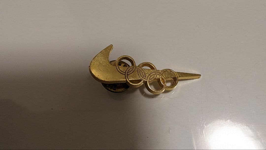 ナイキ　ピンバッジ　オリンピック