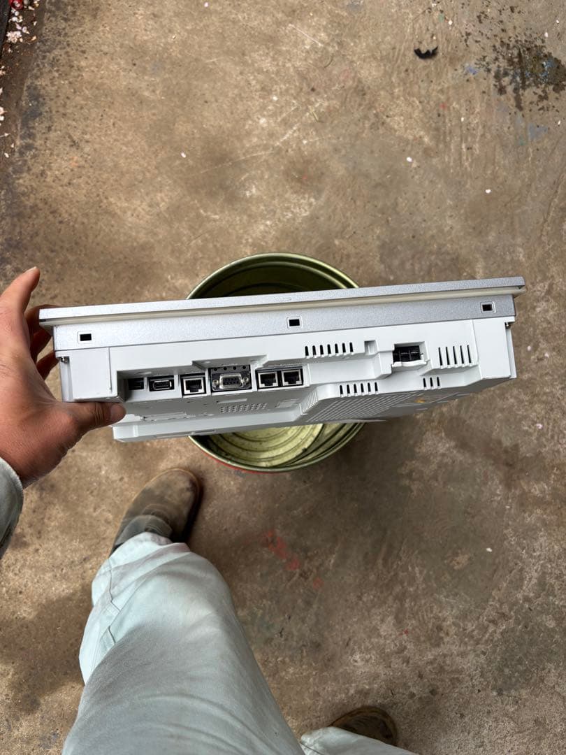 M4。プログラマブル表示器　V9150iXD。動作未確認