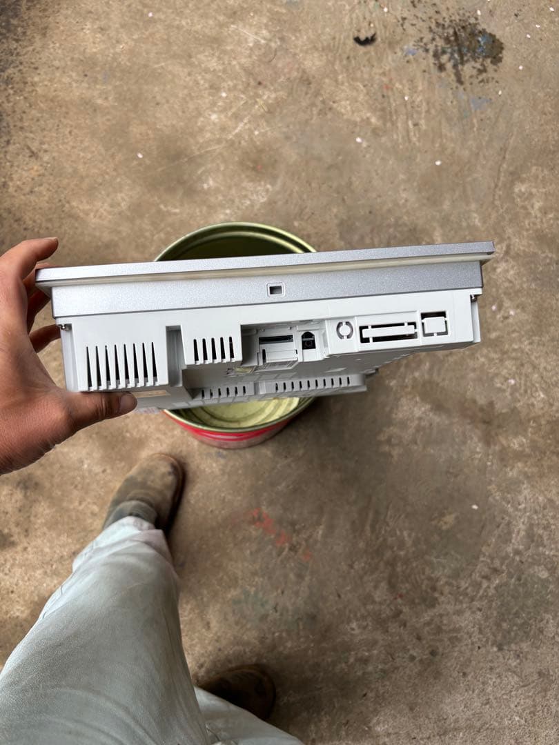 M4。プログラマブル表示器　V9150iXD。動作未確認