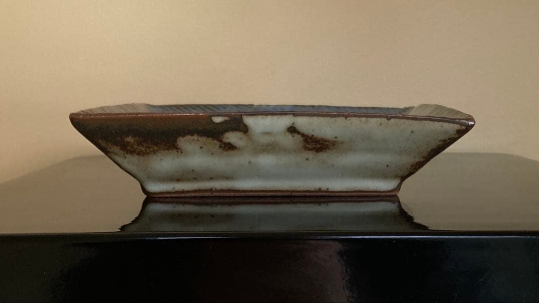 人間国宝 島岡達三 象嵌赤絵草花文角皿 共箱 共布付き