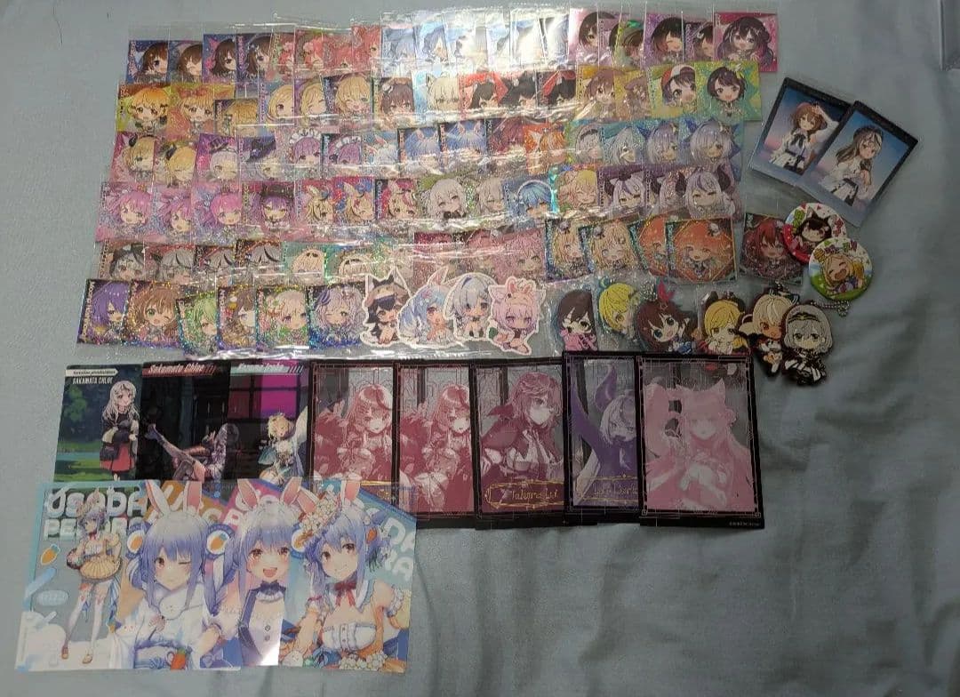 ホロライブ カード シール まとめ売り セット ラバーストラップ 缶バッジ