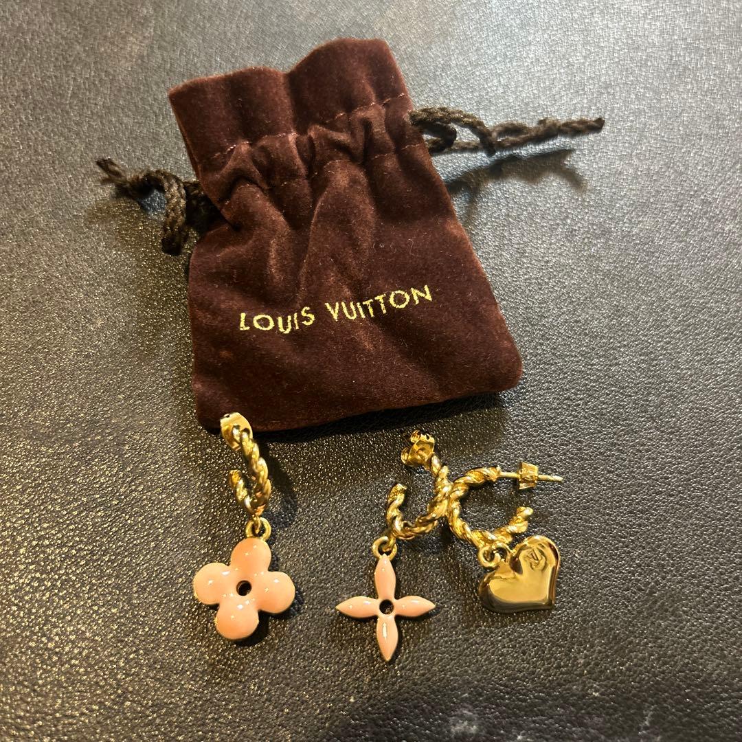 Louis Vuitton ピアス フラワー ハート