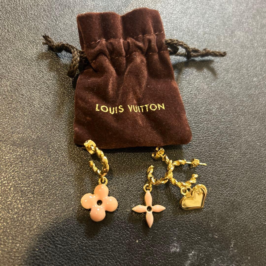 Louis Vuitton ピアス フラワー ハート
