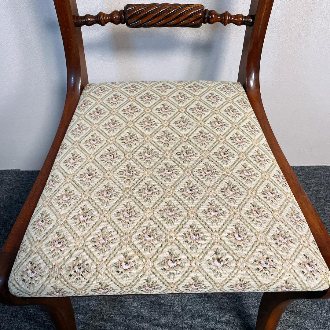 英国　アンティーク　ダイニングチェア 椅子 彫刻 ツイストレール マホガニー