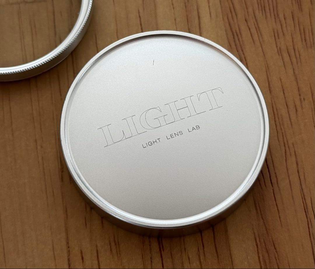 周八枚 Light Lens Lab 35mm f2.0 シルバー