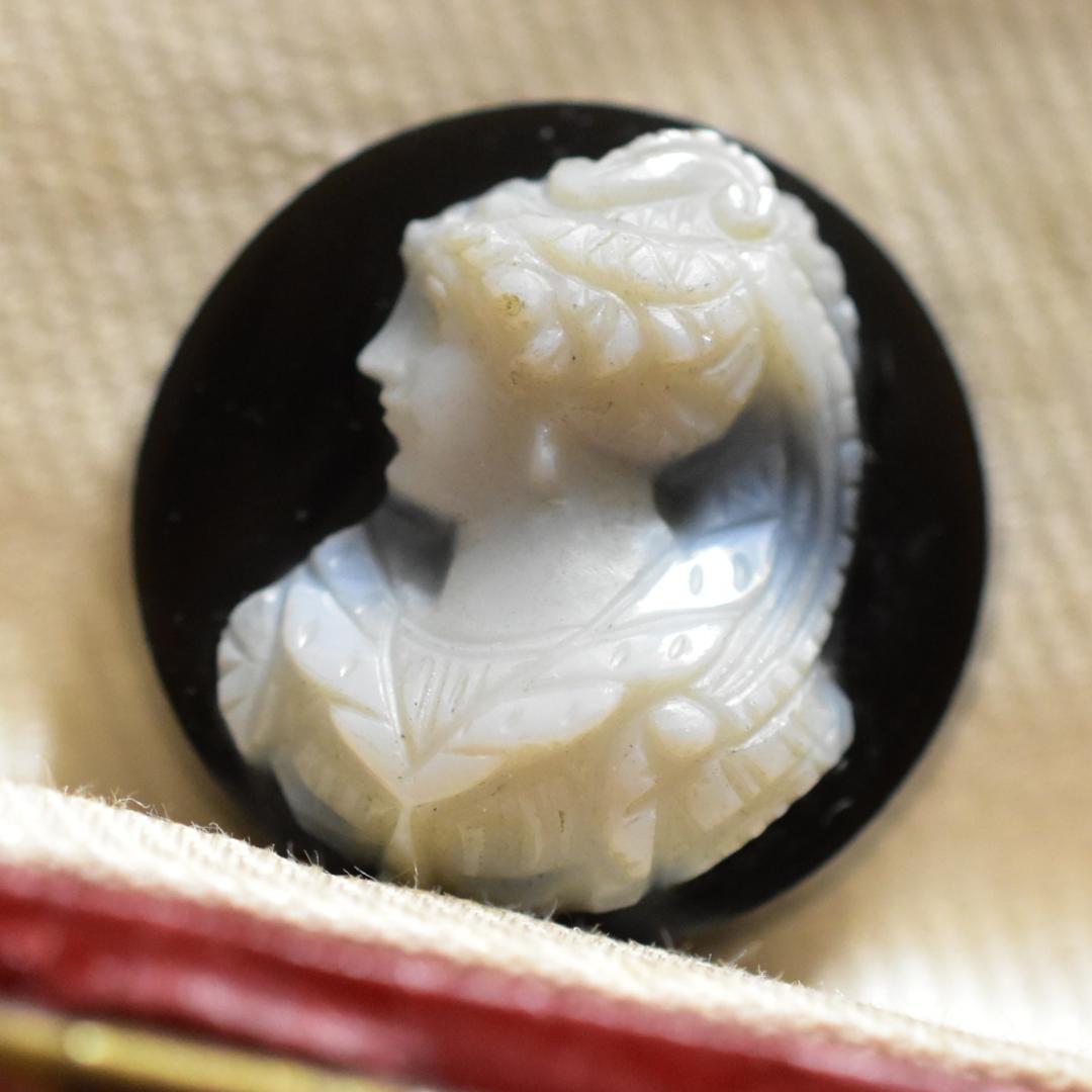 アンティーク 非加熱黒瑪瑙 貴婦人のハードストーンカメオルース/裸石