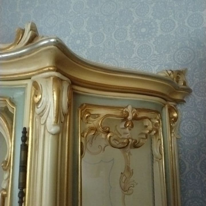 イタリア家具　ロココ調　キャビネット　手彫り　マリオコルチャゴ