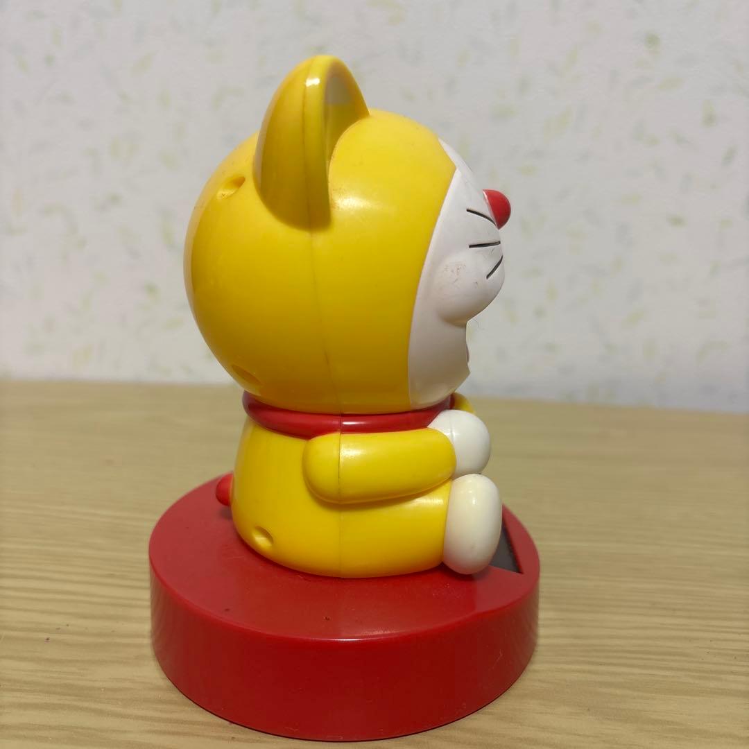 ドラえもん 福を呼ぶ招き猫 ソーラーフィギュア 青 黄色 猫型ロボット