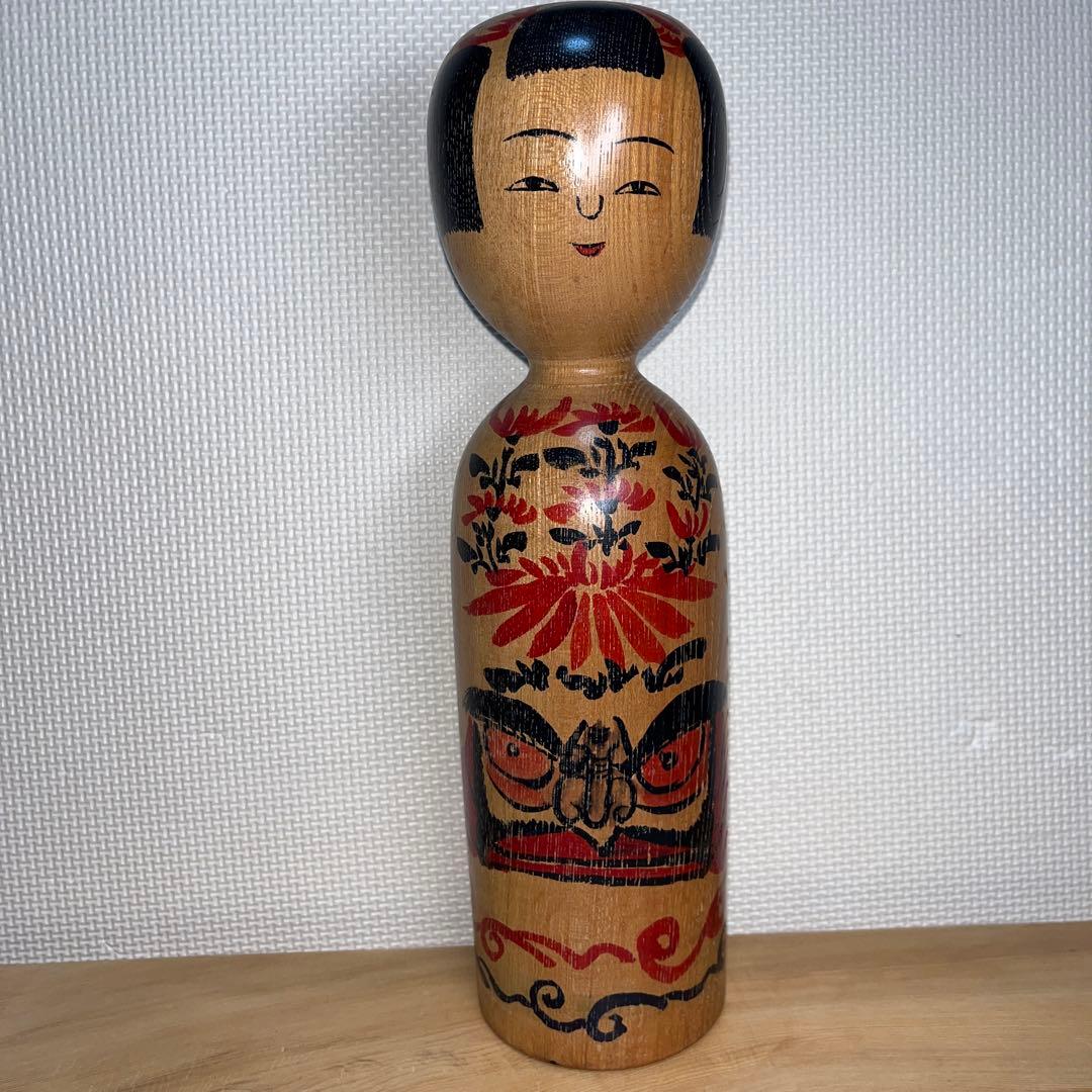 伝統こけし　⭕️超レアダルマと赤色菊花と唐草模様　木地山　現代の名工　小椋久太郎