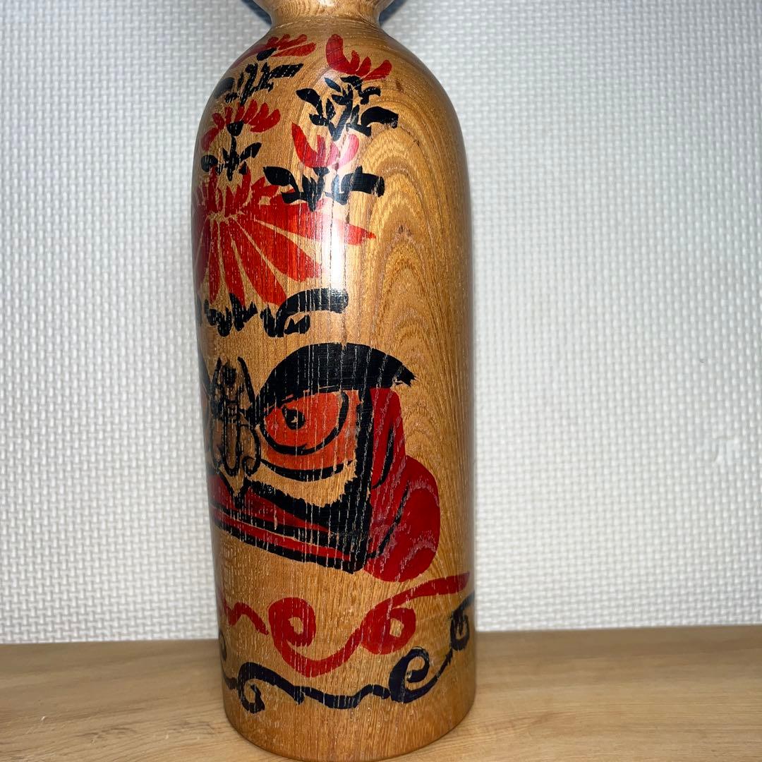 伝統こけし　⭕️超レアダルマと赤色菊花と唐草模様　木地山　現代の名工　小椋久太郎