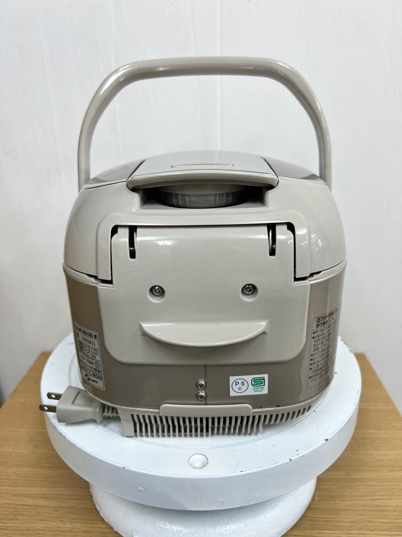 象印 圧力IH 炊飯器 NP-RK05（0.54L / 3合）　2017年製