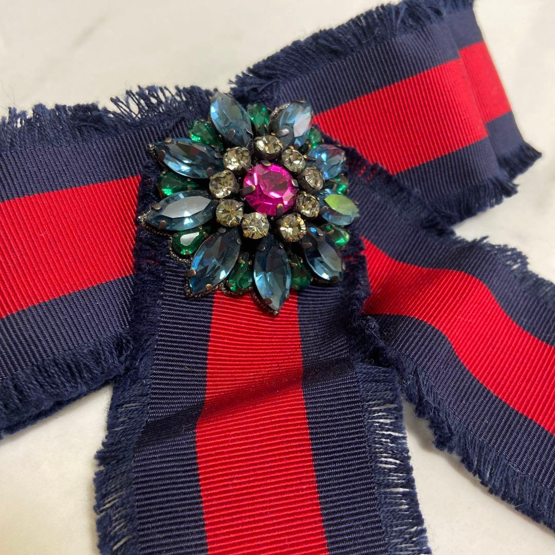 。GUCCI ウェブリボン ブローチ