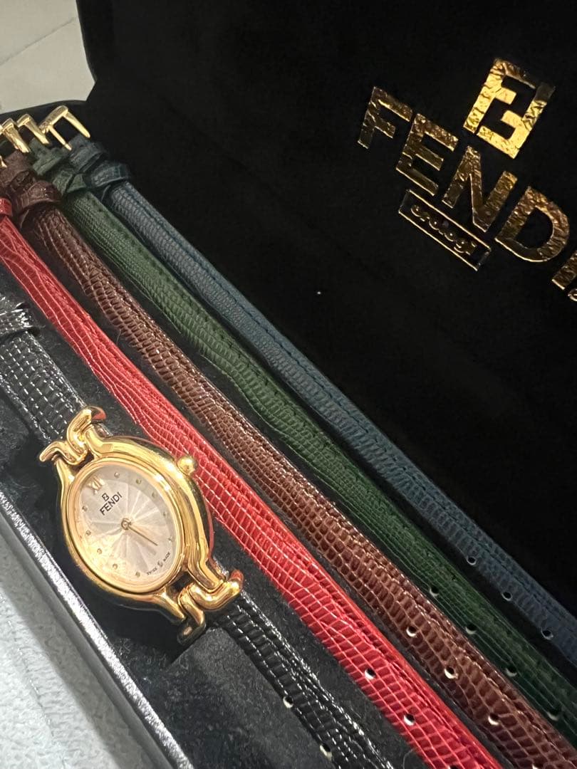 【美品　電池交換済】FENDI チェンジベルト　レディース腕時計