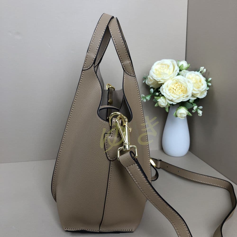 TOD’S トッズ　T タイムレス レザー トートバッグ ベージュ