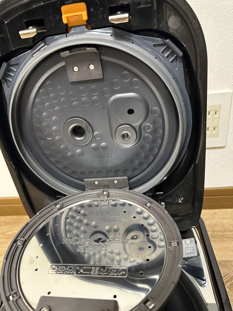 象印　圧力IH炊飯器　5.5合 炊飯容量1.0L NP-WY10Ｍ 2017年製