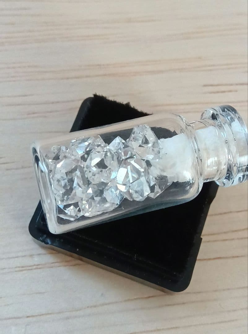 【レア】【希少】ベラクルスアメジスト　ハーキマーダイヤモンド　小瓶付き　美品