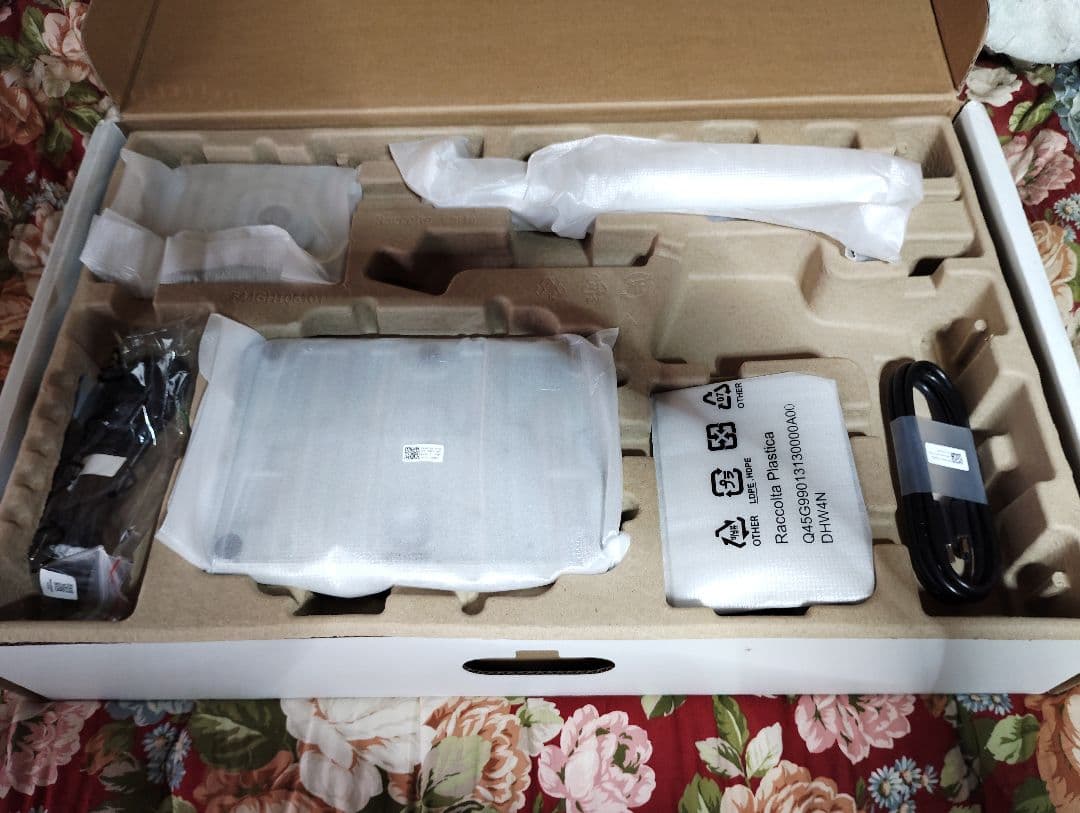 現行品ほぼ新品 DELL 27インチ WQHDモニター　 S2725DS