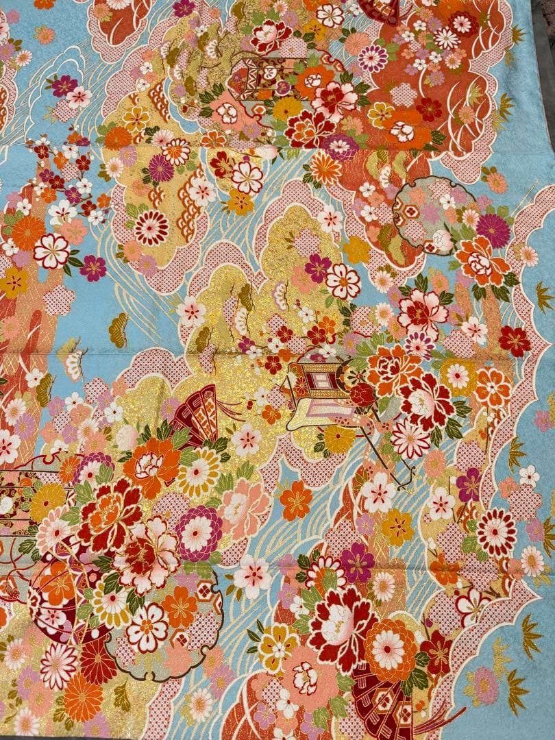 正絹　金駒刺繍銀通し貝桶に御所車模様振袖　水色　古典柄正統派がお好みの方に